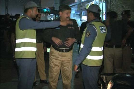 Lahore: 2 traffic wardens injured after firing by car riders    