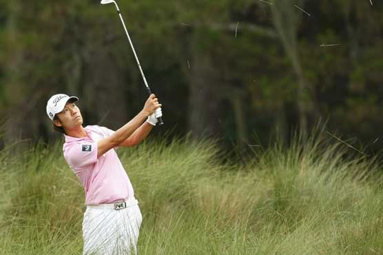 Na takes a 1-shot lead at Players Championship