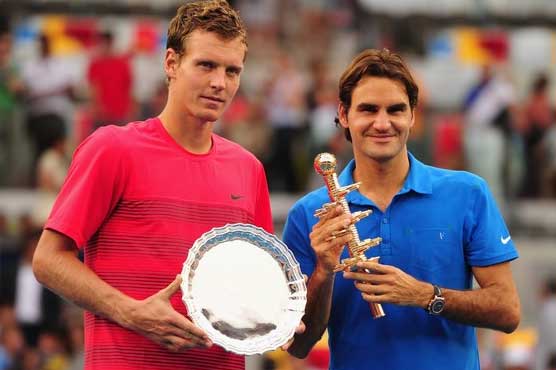 Federer wins Madrid Masters, takes number two spot