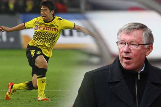 Football: Man Utds Ferguson meets Kagawa