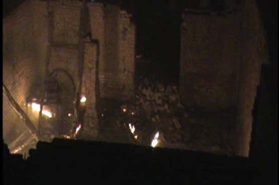 Arifwala: Fire spreads to three villages, 100 homes gutted