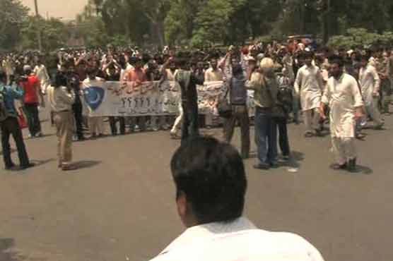 Police arrest 50 protesting students in Lahore