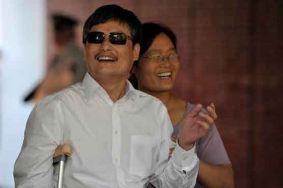 Blind Chinese dissident begins life in US 