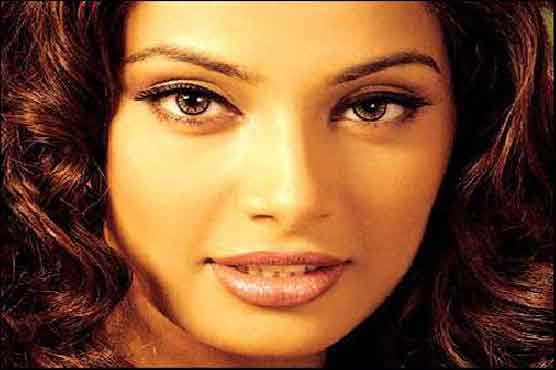 No married man can be 'my man': Bipasha Basu 