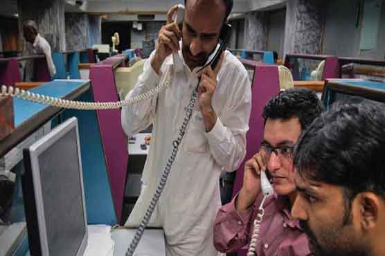 KSE manages to close above 14,000 points level