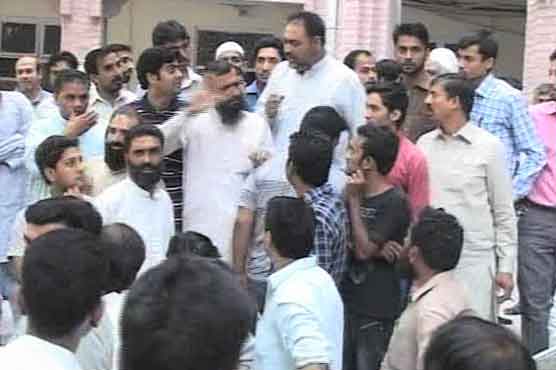 Lawyers thrash judge's reader in LHC