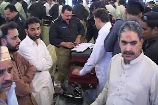 Lahore: Robbers loot 2kg gold from jewelers shop