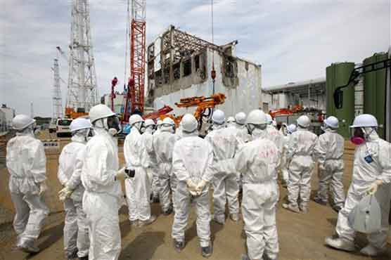 Japan minister visits nuke plant amid safety worry