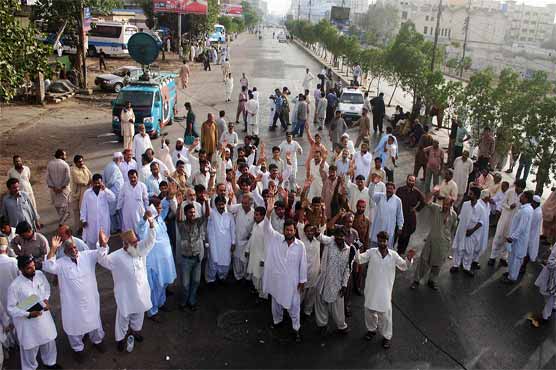  Karachi: transporters protest against Nawabshah tragedy