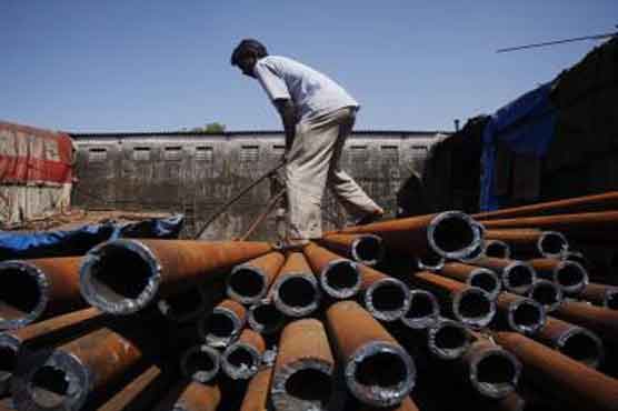 India grows 5.3 pct, slowest since 2008