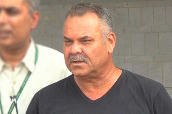 Whatmore denies wanting rid of Pakistan captain  
