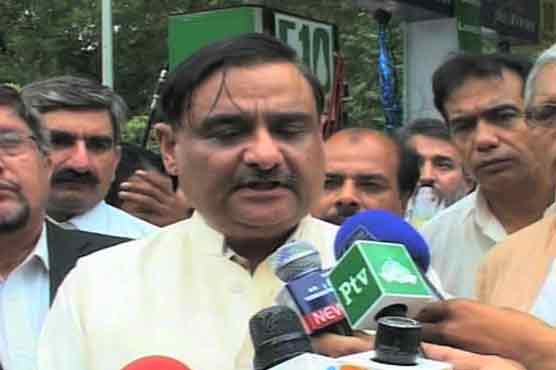 Gas consumers will face less problem this winter: Asim