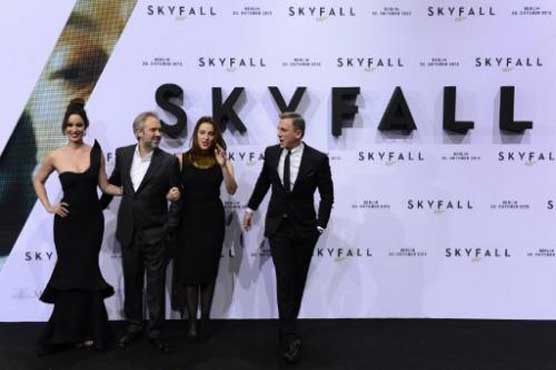 Bond exhibit opens in Canada as 'Skyfall' set to open