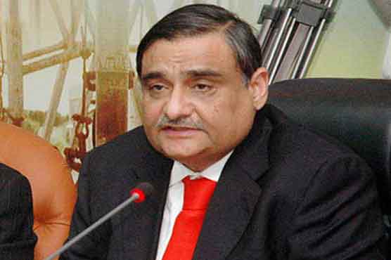 Dr Asim raids a closed CNG station orders enquiry