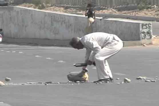 Bomb defused near Mazar-e-Quaid 