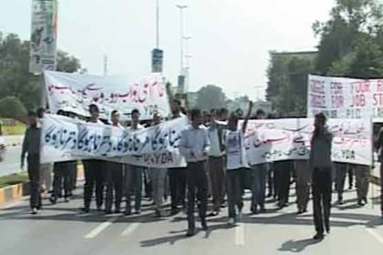 YDA' protest outside CM house, patients suffer