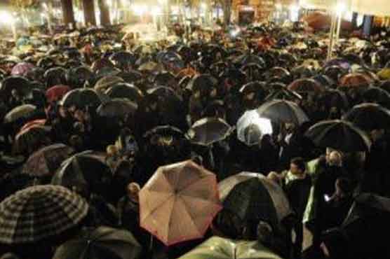 Spain bank halts evictions after suicide