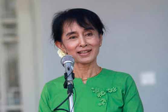 Suu Kyi in Delhi on historic tour