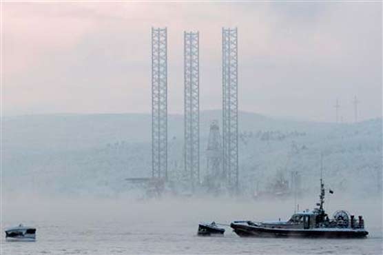 US Coast Guard suspends searches for missing rig workers