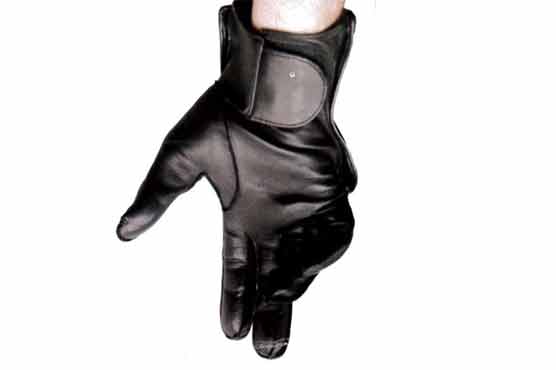 Speaking glove helps stroke victim talk 