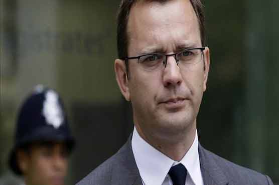 Two ex-Cameron confidants face bribery charges