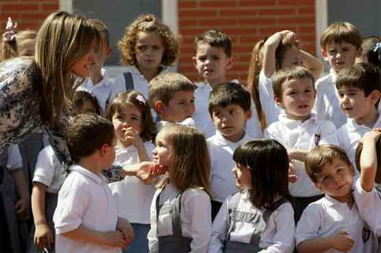  Spain economic crisis hits children 