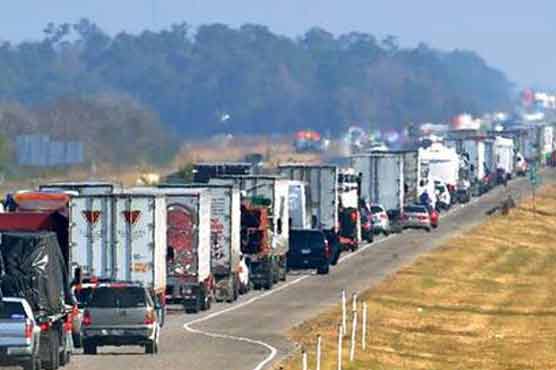 2 dead in Texas highway pileup of 140 vehicles