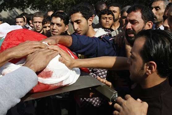 6 die in Italy when train slams into car on tracks