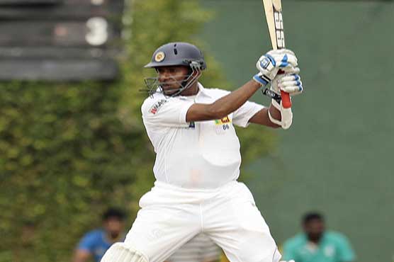 Sri Lanka 244 in reply to New Zealand's 412