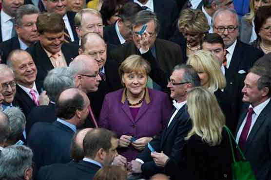 German approve Greek bailout despite qualms