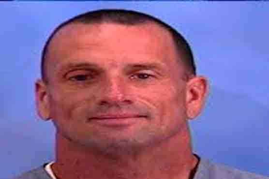 Bank robber calls police on himself 