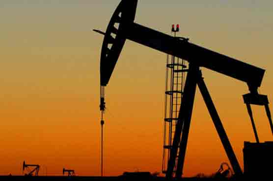 Oil closes higher after US manufacturing report
