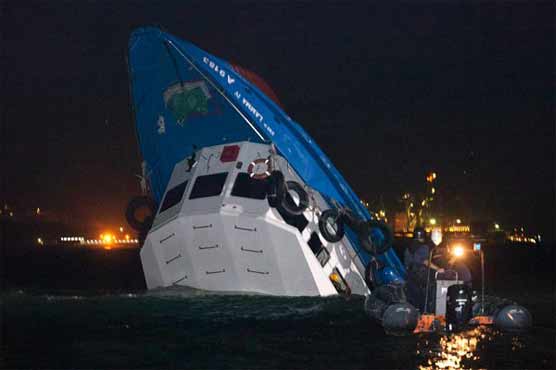 35 dead in Hong Kong ferry collision