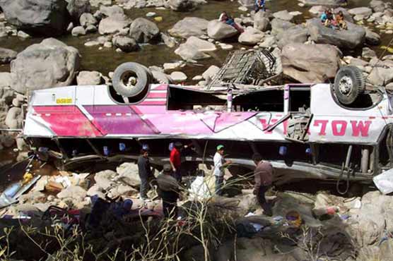Peru: 22 killed as bus plunges into ravine