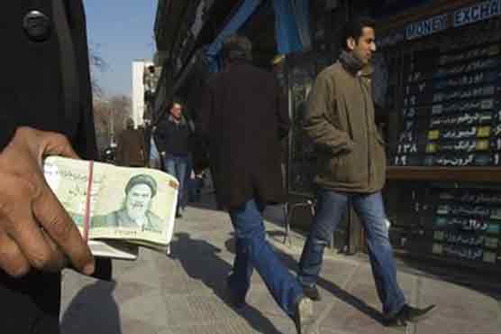 Protest, scuffles with police in Iran over currency crisis 