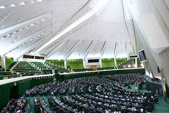 Iran's parliament drops impeachment over economy 