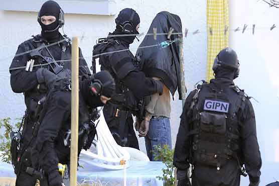 France arrests 12 terror suspects 