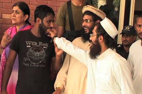 India hands over five prisoners to Pak authorities 