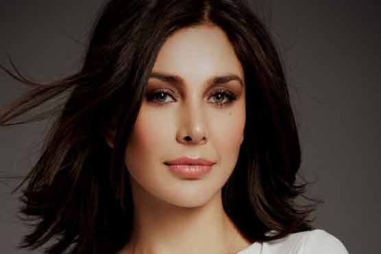 Lisa Ray wants Deepika and Priyanka to donate hair 