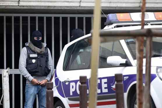 French police find bomb material during terror probe