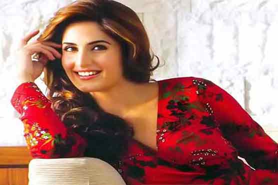 Katrina urges Yash Chopra to rethink retirement 