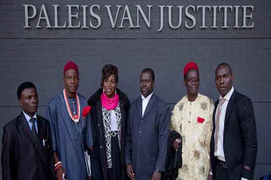 Nigerian farmers sue Shell over oil pipe leaks 