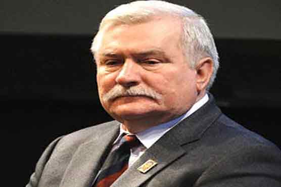 Walesa 'unpleasantly surprised' EU's Nobel 