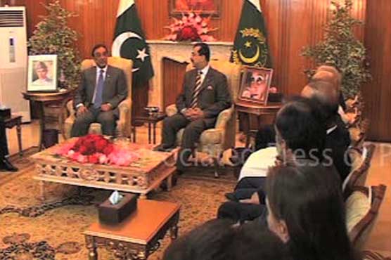 Zardari hosts dinner for PM, federal ministers