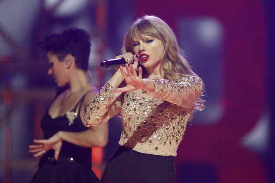 Taylor Swift paints love ''Red'' in new album 