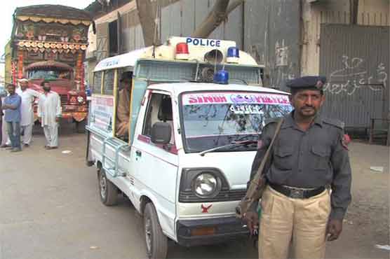 Four arrested, one killed in Karachi violence 