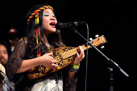 Malaysia's female pop stars break up with social media