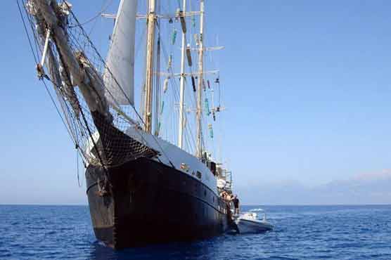 Israel navy stops activists boat bound for Gaza