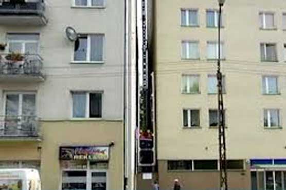 Poland's narrowest building opens