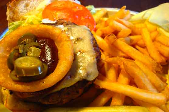 Junk food during pregnancy as harmful as smoking 